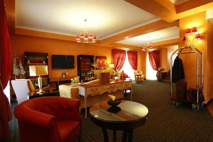 Bram Hotel 