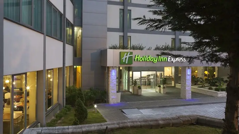 Holiday Inn Express Lisbon Airport