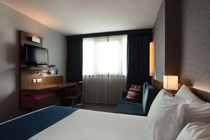 Holiday Inn Express Lisbon Airport 