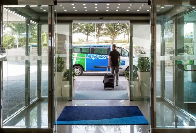 Holiday Inn Express Lisbon Airport 