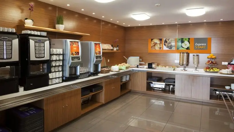 Holiday Inn Express Lisbon Airport 