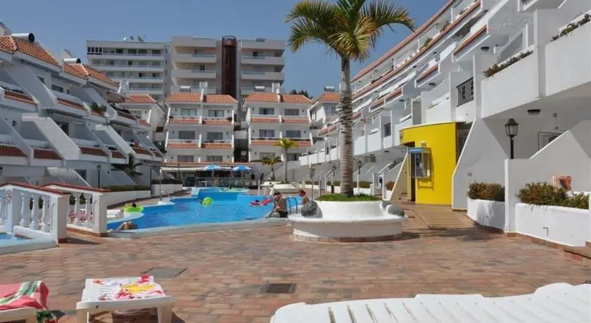 Las Floritas Apartments 