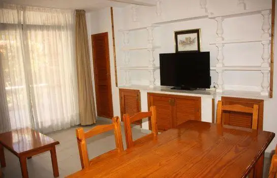 Apartamentos Sol Y Mar 3000 