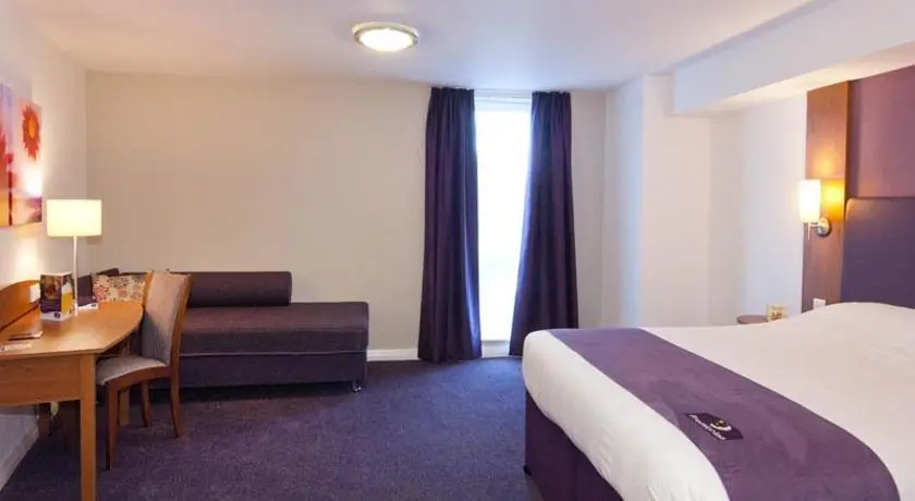 Premier Inn Cheltenham Central