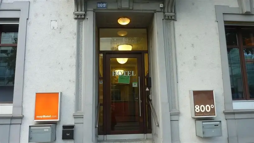 Easyhotel Basel 