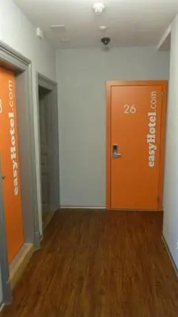 Easyhotel Basel 