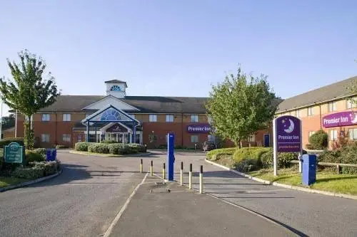 Premier Inn Luton South St Albans