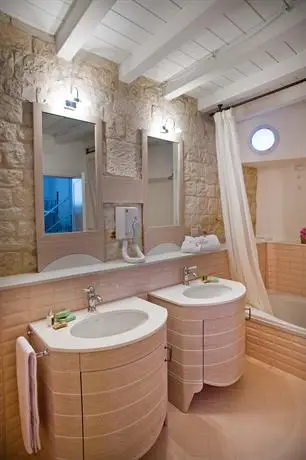 Le Alcove-Luxury Hotel nei Trulli 