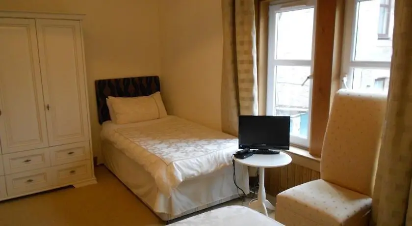 Willow House Bed and Breakfast Perth Scotland 