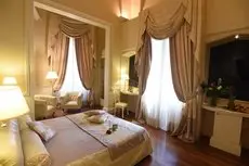 Suite Hotel Santa Chiara 