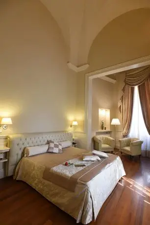 Suite Hotel Santa Chiara 