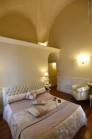 Suite Hotel Santa Chiara 