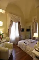 Suite Hotel Santa Chiara 