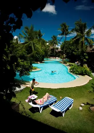 Bluewater Maribago Beach Resort 