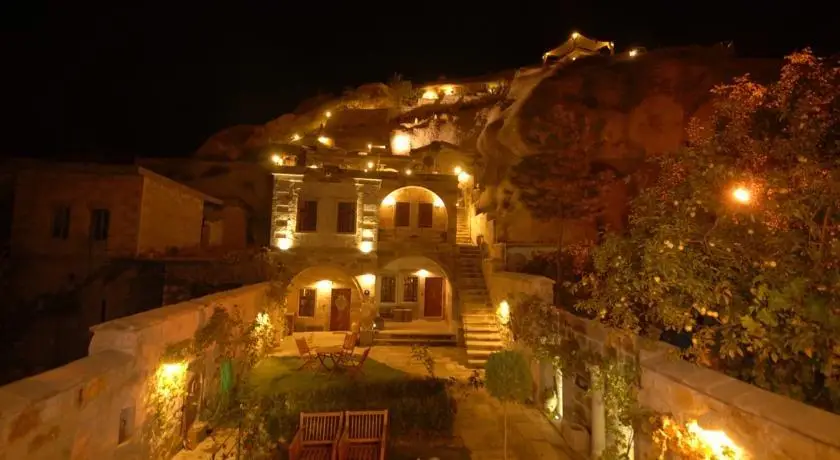 Traveller's Cave Hotel