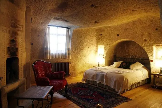 Traveller's Cave Hotel 