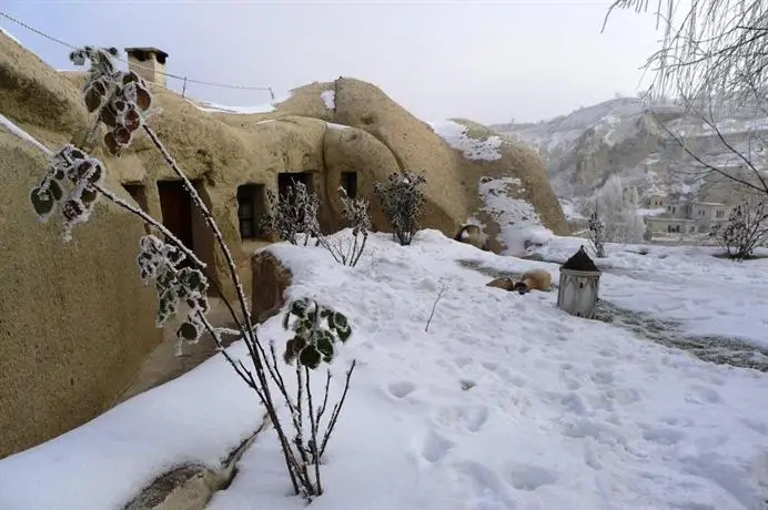 Traveller's Cave Hotel 