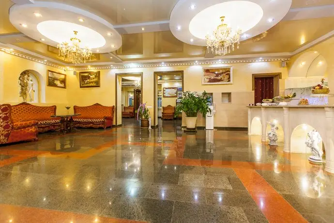 Grand Hotel Uyut