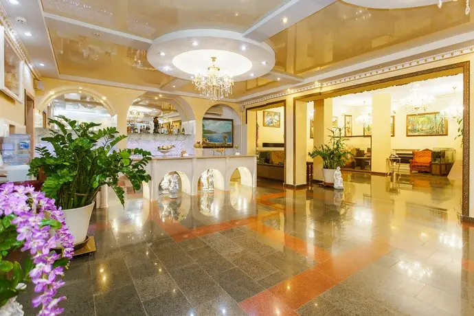 Grand Hotel Uyut