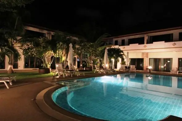 Babylon Pool Villas