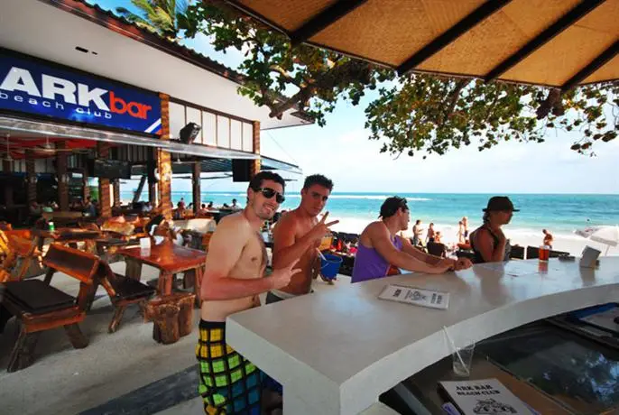 Ark Bar Beach Resort 