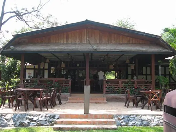 Eco Valley Lodge 