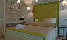 Mikros Vorias Suites Portaria 