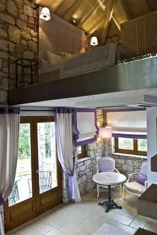 Mikros Vorias Suites Portaria 