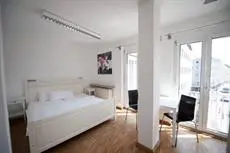 Ubernacht - HostelHotelHome 