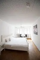 Ubernacht - HostelHotelHome 