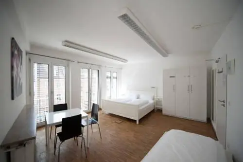 Ubernacht - HostelHotelHome 