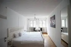 Ubernacht - HostelHotelHome 