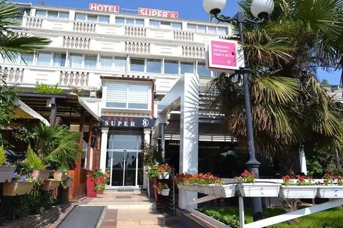 Hotel Super 8