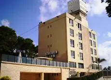 Marom Hotel 