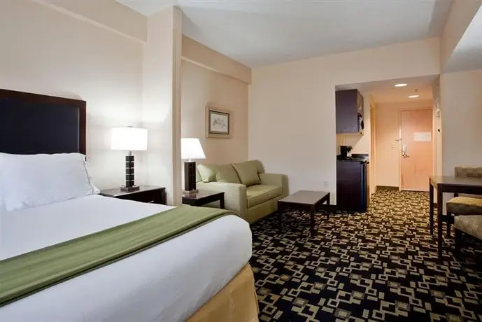 Holiday Inn Express Hotel Raleigh Southwest 