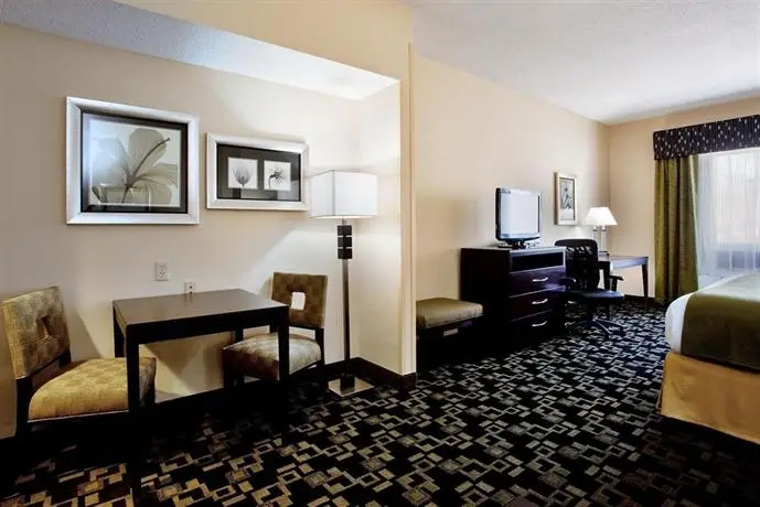 Holiday Inn Express Hotel Raleigh Southwest 