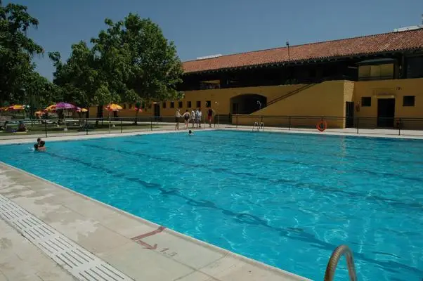 Hostal - Bungalows Camping Caceres 