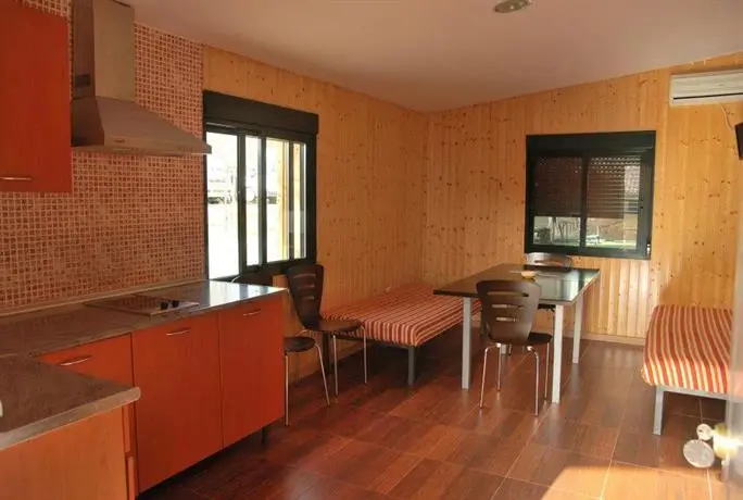 Hostal - Bungalows Camping Caceres 