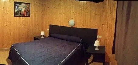 Hostal - Bungalows Camping Caceres 