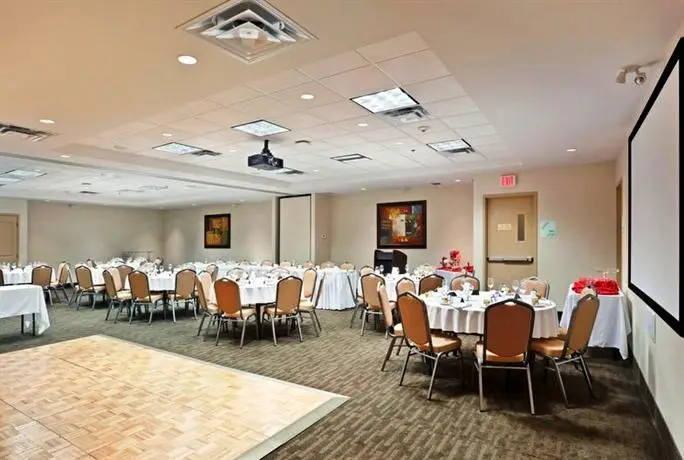 Holiday Inn Hotel & Suites Surrey East - Cloverdale