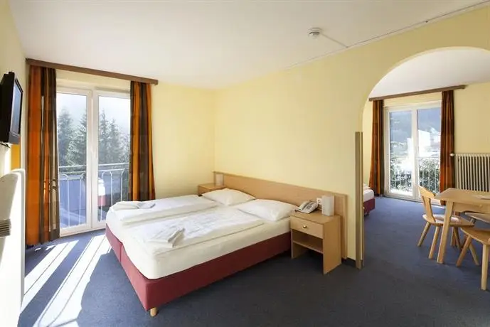 Euro Youth Hotel & Krone 