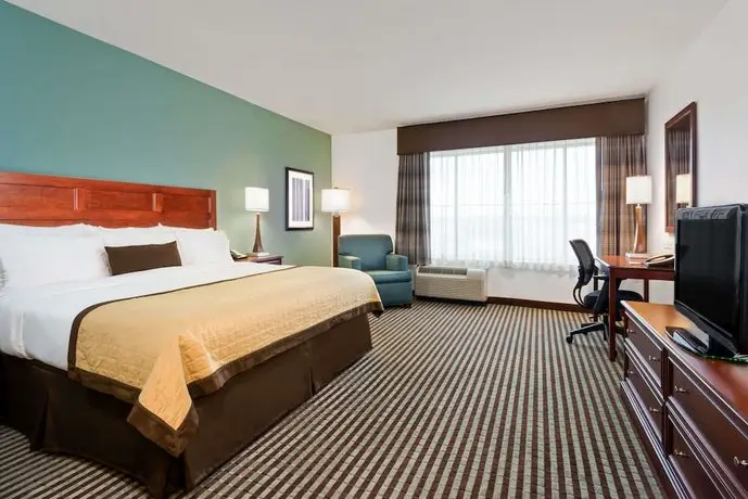 Baymont by Wyndham Denver International Airport 