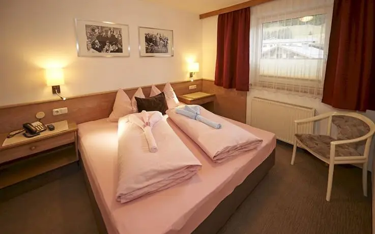 Aparthotel Neue Post 