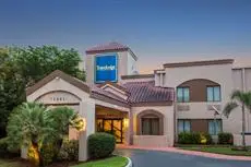 Travelodge by Wyndham Fort Myers Airport 