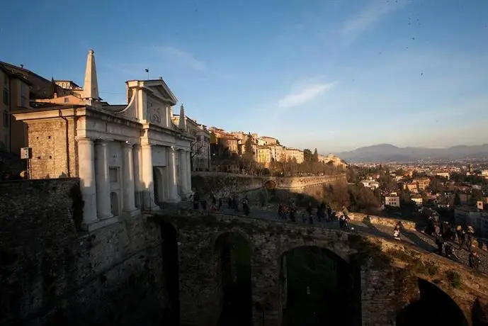 Petronilla - Hotel In Bergamo