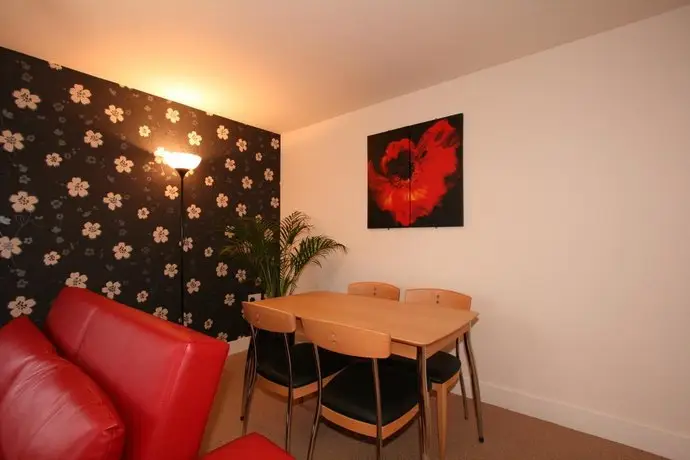 Gloucester Road Serviced Apartments by RoomsBooked 