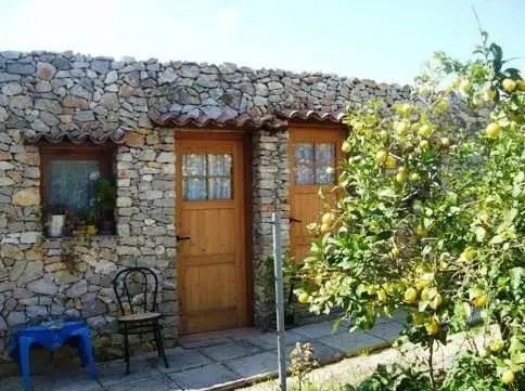 Domo De Pedra Bed & Breakfast Sassari 