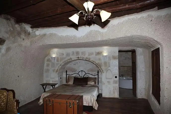 Holiday Cave Hotel