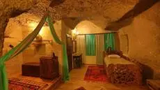 Holiday Cave Hotel 