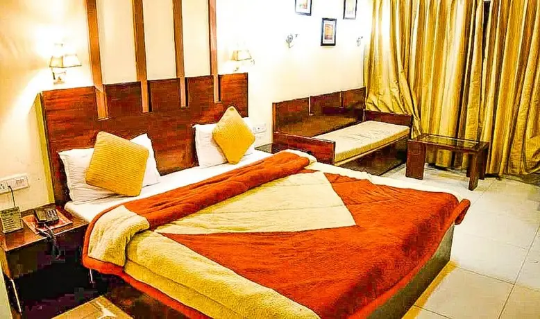 Hotel Raj Darbar 